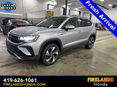 Used 2024 Volkswagen Taos SE image 2