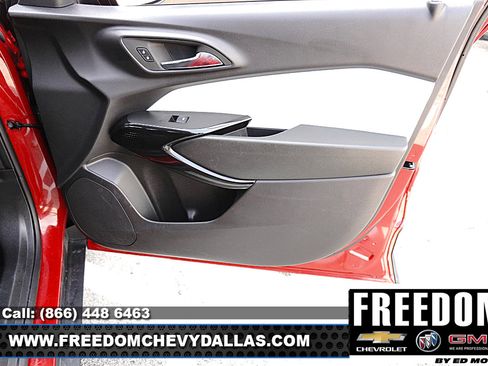 Used 2026 Chevrolet Trax LT FWD image 32