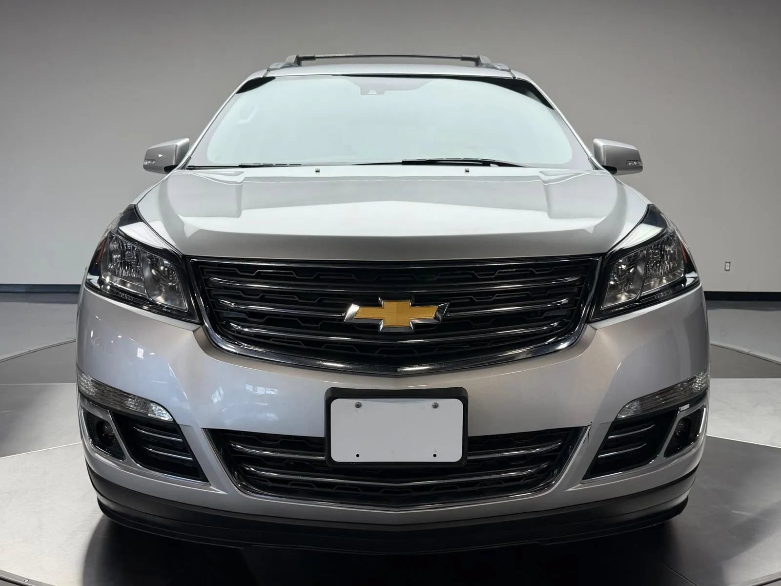 Used 2017 Chevrolet Traverse Premier FWD image 3