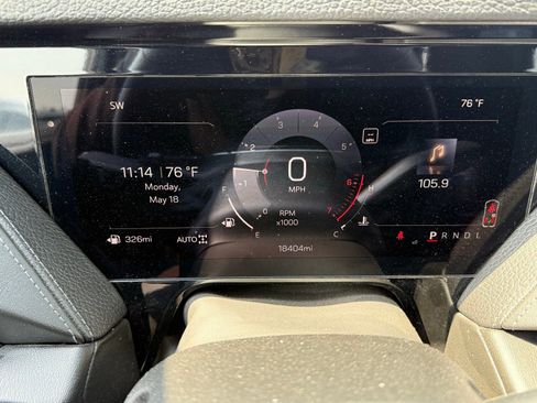 Used 2025 GMC Yukon XL Denali AWD/4WD image 7