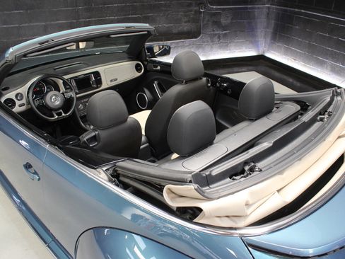 Used 2018 Volkswagen Beetle 2.0T S image 16