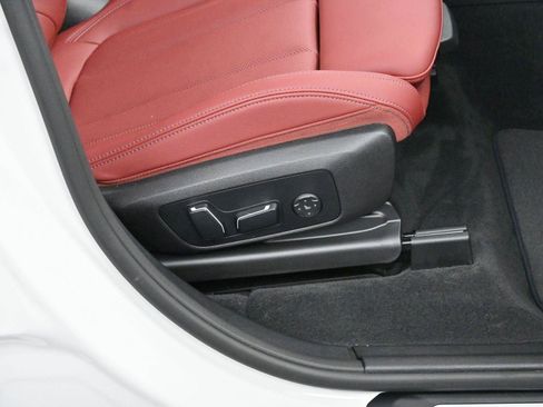 Used 2024 BMW X3 M40i w/ Premium Package image 35