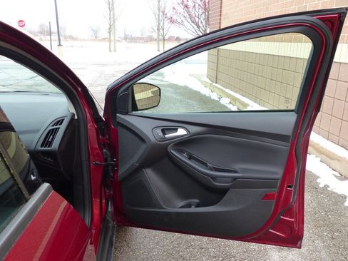 Used 2016 Ford Focus SE image 40