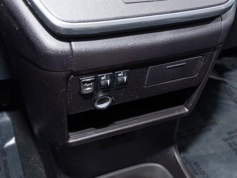 Used 2016 Toyota Sienna SE image 12