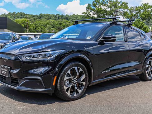 Used 2021 Ford Mustang Mach-E Premium AWD/4WD image 4