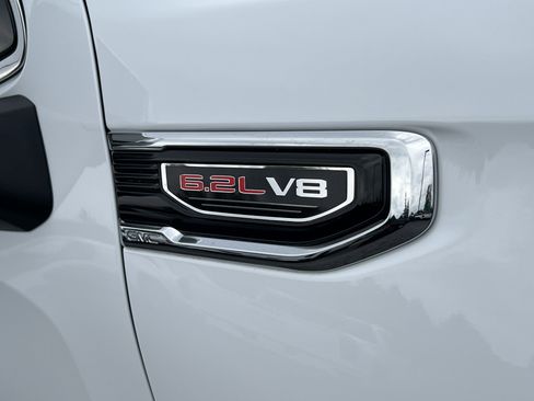 Used 2025 GMC Sierra 1500 SLT w/ SLT Premium Package AWD/4WD image 10