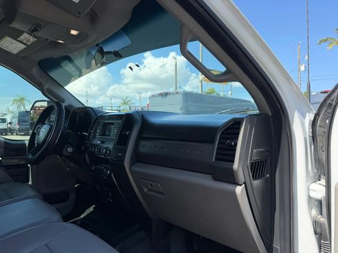 Used 2017 Ford F350 XL w/ Power Equipment Group AWD/4WD image 21