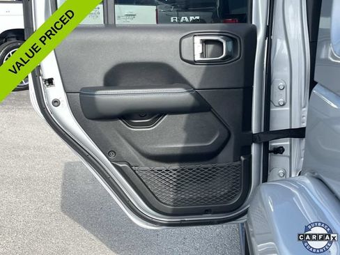 Used 2024 Jeep Wrangler High Altitude AWD/4WD image 18