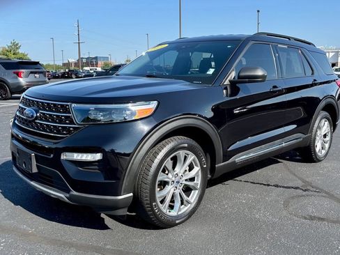 Used 2020 Ford Explorer XLT w/ Equipment Group 202A AWD/4WD image 3