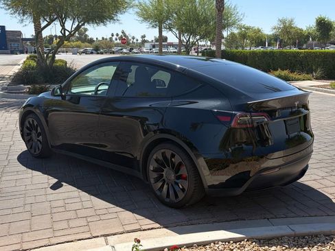 Used 2021 Tesla Model Y Performance AWD/4WD image 4