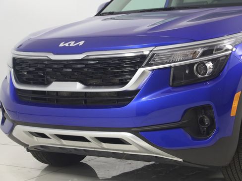 Used 2023 Kia Seltos EX image 52