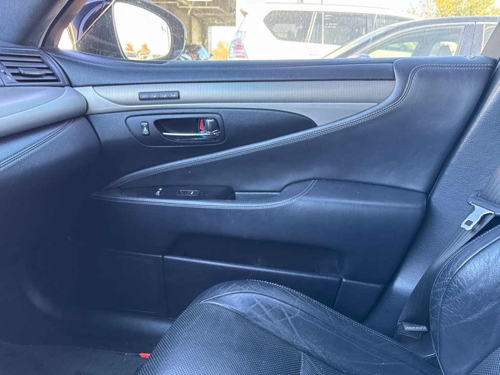 Used 2013 Lexus LS 460 AWD w/ F-Sport Pkg image 14