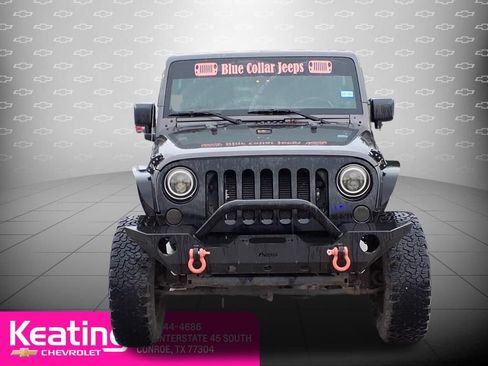 Used 2014 Jeep Wrangler Unlimited Sahara w/ Connectivity Group AWD/4WD image 8