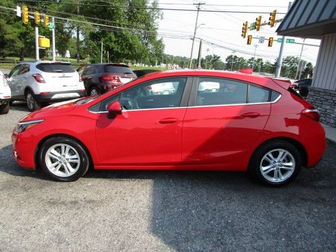 Used 2018 Chevrolet Cruze LT FWD image 5