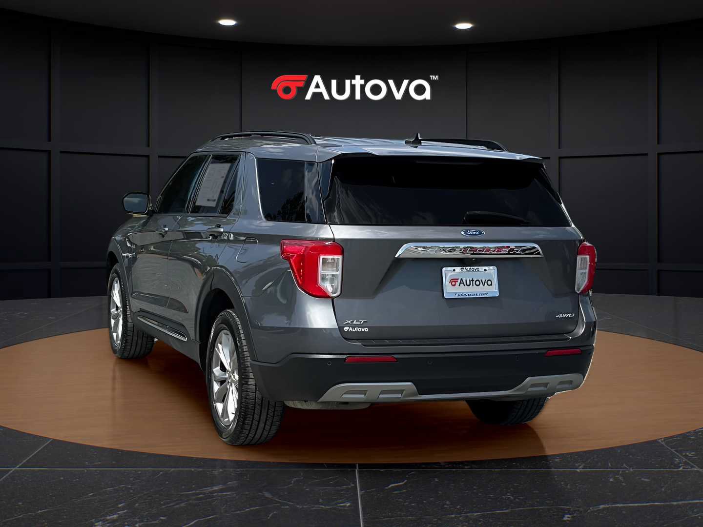 Used 2023 Ford Explorer XLT w/ Equipment Group 202A AWD/4WD image 3