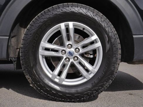 Certified 2023 Ford Explorer XLT w/ Equipment Group 202A image 4