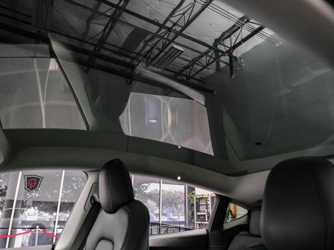 Used 2021 Tesla Model Y Long Range image 5