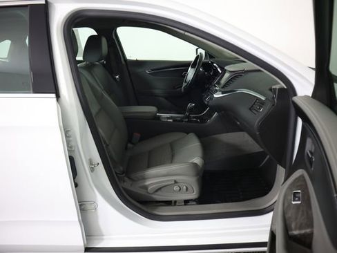 Used 2015 Chevrolet Impala LT FWD image 43