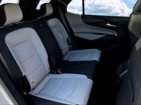 Used 2021 Chevrolet Equinox LT image 27