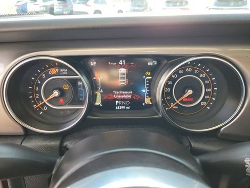 Used 2021 Jeep Wrangler Unlimited Sahara AWD/4WD image 21