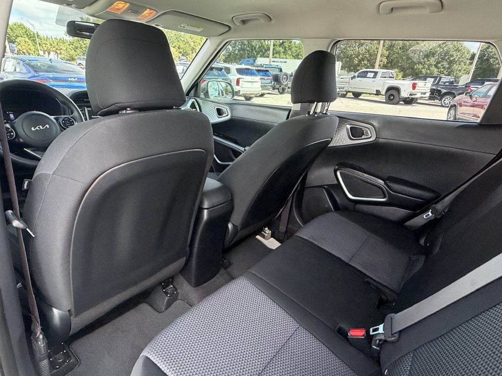 Certified 2022 Kia Soul LX FWD image 17