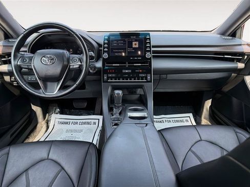 Used 2019 Toyota Avalon XLE w/ Moonroof Package FWD image 12