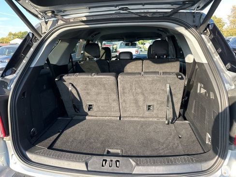 Used 2024 Ford Explorer Limited image 21