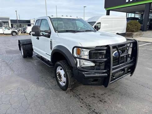 Used 2022 Ford F450 XL w/ Power Equipment Group image 2