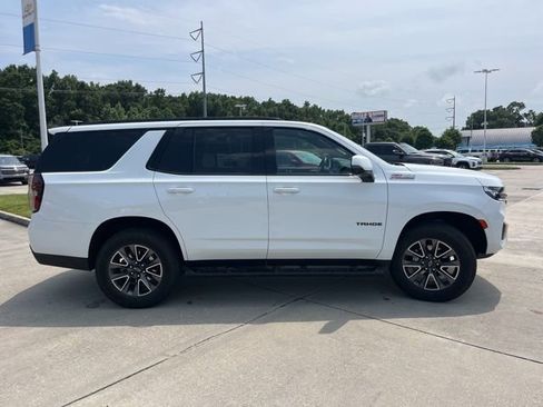 Used 2023 Chevrolet Tahoe Z71 w/ Z71 Off-Road Package AWD/4WD image 10