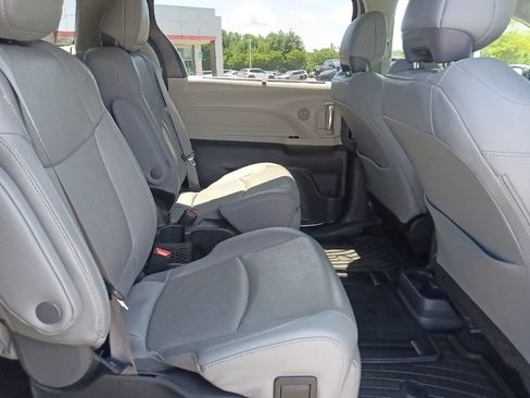 Used 2024 Toyota Sienna Limited FWD image 38