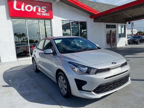 Used 2021 Kia Rio LX image 2