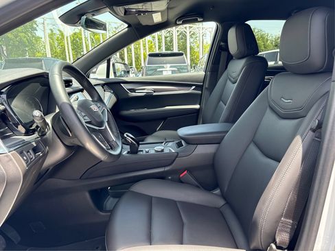 New 2026 Cadillac XT5 Luxury FWD image 9