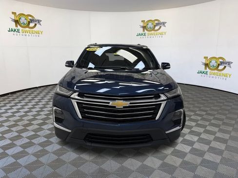 Used 2023 Chevrolet Traverse LT image 3