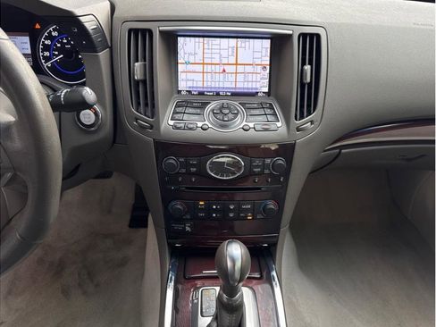 Used 2012 INFINITI G37 Journey w/ Premium Pkg image 17