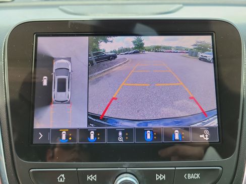 Used 2020 Chevrolet Equinox Premier FWD image 11