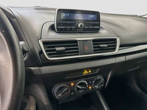 Used 2014 MAZDA MAZDA3 i SV FWD image 24