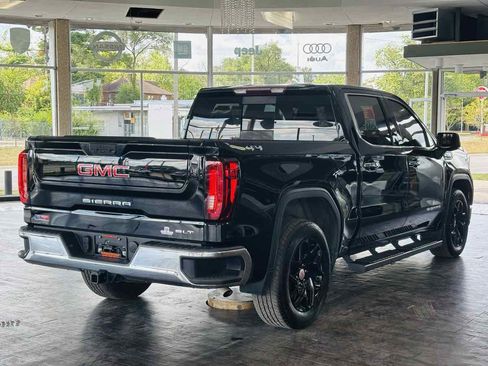 Used 2022 GMC Sierra 1500 SLT w/ SLT Convenience Package AWD/4WD image 9