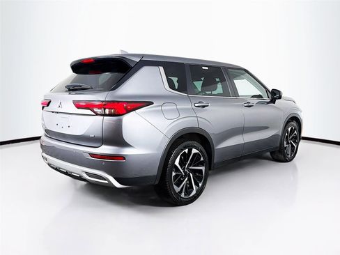 Used 2023 Mitsubishi Outlander SE AWD/4WD image 7