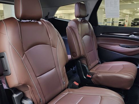 Used 2018 Buick Enclave Avenir w/ Avenir Technology Package image 21