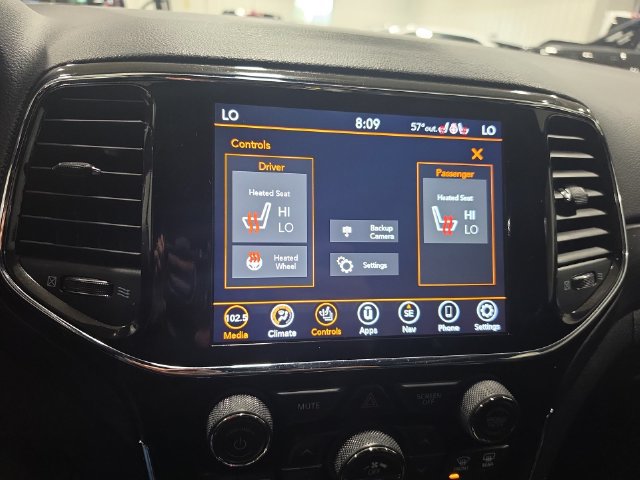 Used 2022 Jeep Grand Cherokee Laredo X AWD/4WD image 15