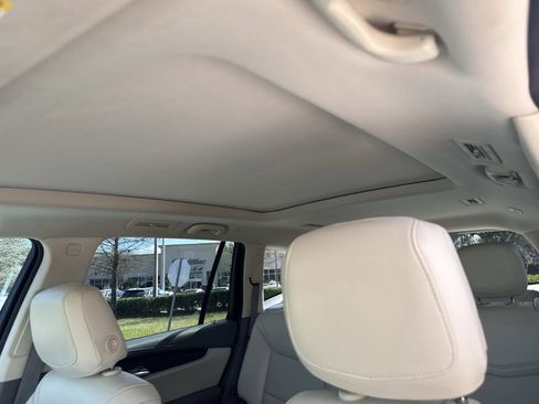 Used 2020 Cadillac XT6 Premium Luxury image 25