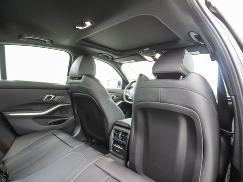 Used 2025 BMW 330i xDrive Sedan w/ M Sport Package image 23