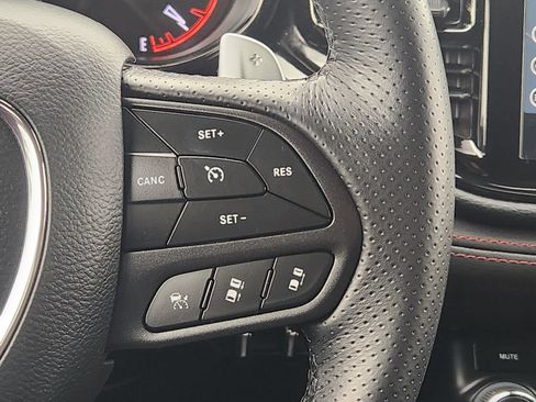 Used 2025 Dodge Durango GT AWD/4WD image 32
