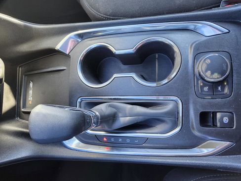 Used 2023 Chevrolet Traverse LT image 31