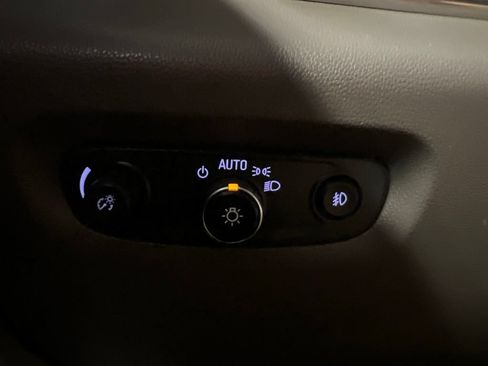 Used 2018 Chevrolet Traverse LT FWD image 23