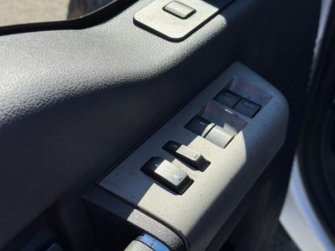 Used 2015 Ford F250 Lariat w/ Lariat Ultimate Package AWD/4WD image 29