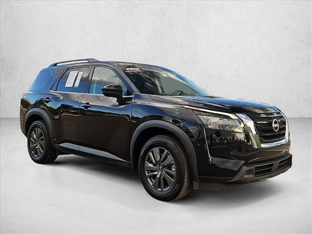 Used 2024 Nissan Pathfinder SV FWD image 3