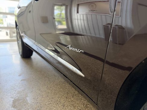 Used 2023 Buick Enclave Avenir AWD/4WD image 35