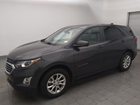 Used 2021 Chevrolet Equinox LS w/ LS Convenience Package AWD/4WD image 2