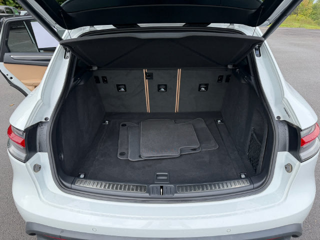 Used 2022 Porsche Macan S AWD/4WD image 22